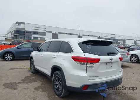 2019 Toyota Highlander Le Plus from USA, damaged, VIN 5TDZZRFH2KS306390